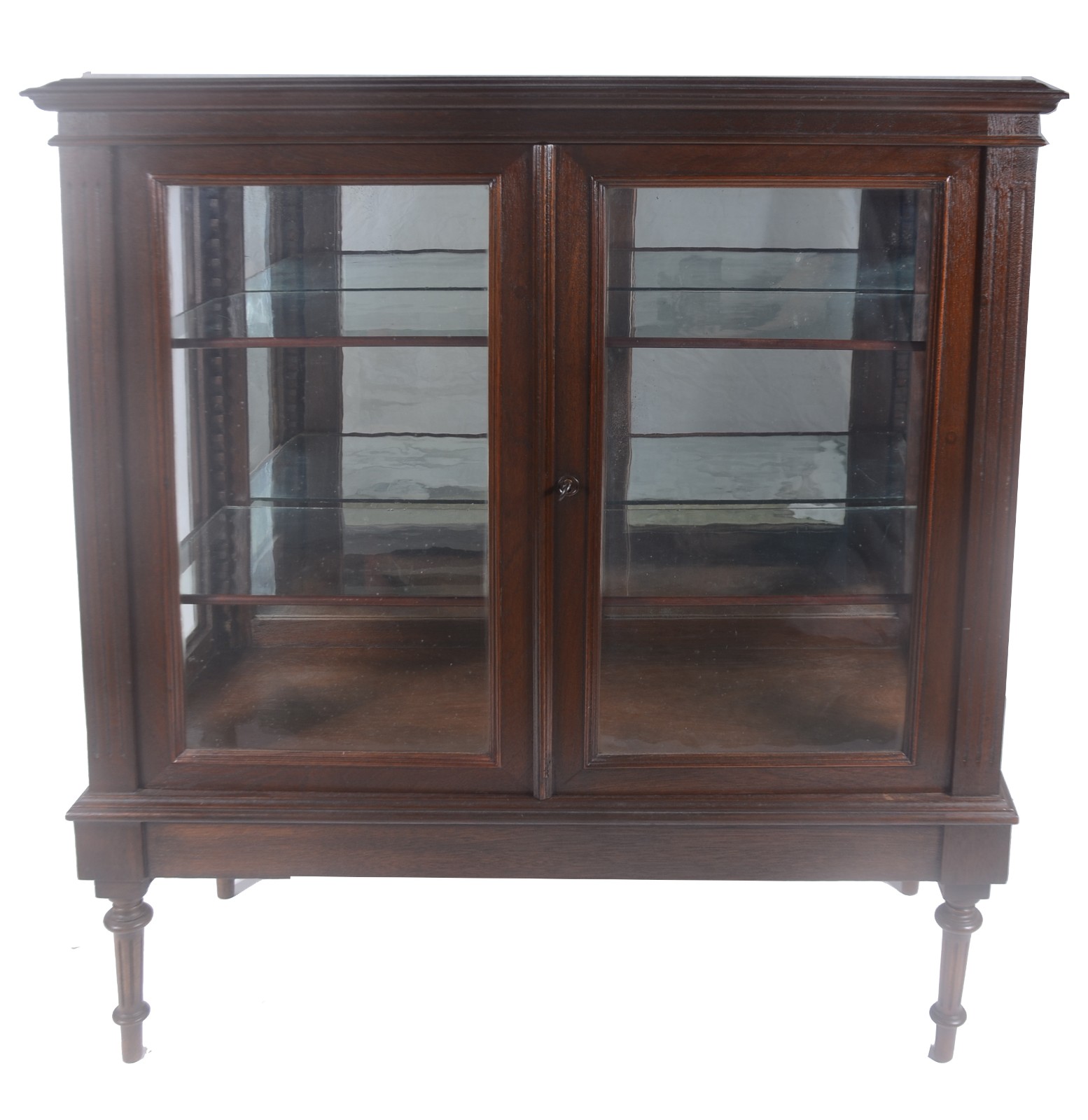 Pequena vitrine de madeira nobre com portas e laterais de vidro... - foto 2 de 9