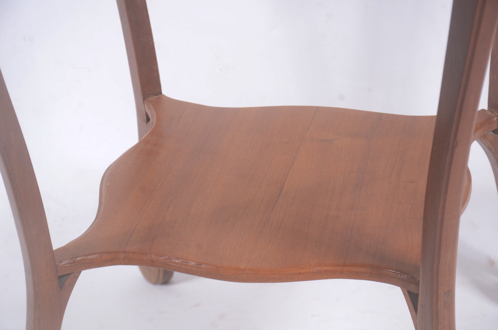 Mesa auxiliar de madeira nobre estilo Art Nouveau, saia com hastes... - foto 4 de 7