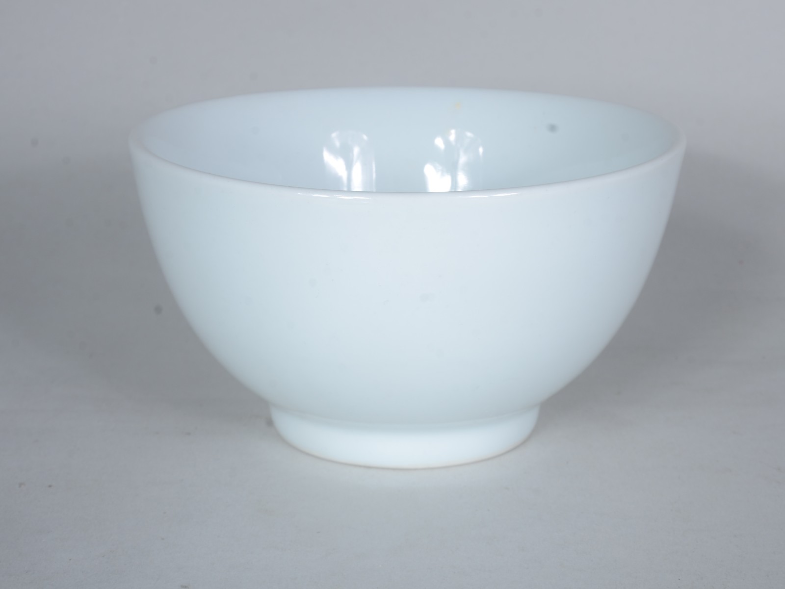 Aparelho de jantar de porcelana Schmidt na cor branca, composto de... - foto 5 de 9