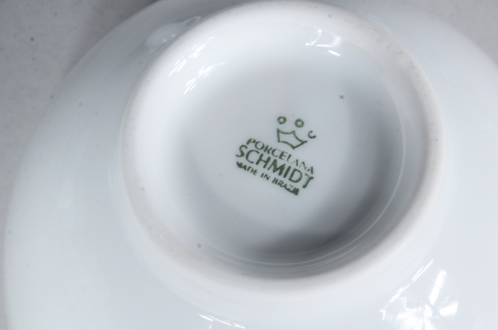 Aparelho de jantar de porcelana Schmidt na cor branca, composto de... - foto 7 de 9