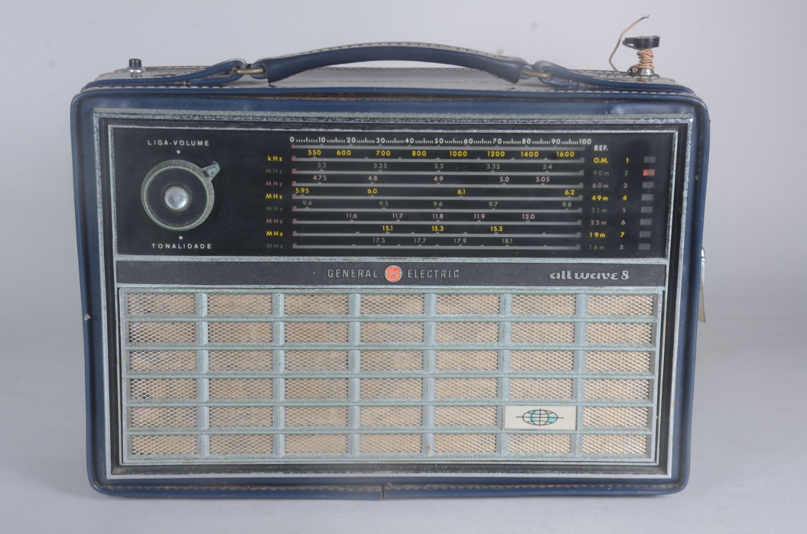 Rádio General Eletric, anos 1950/1960. Desgastes. - foto 2 de 10