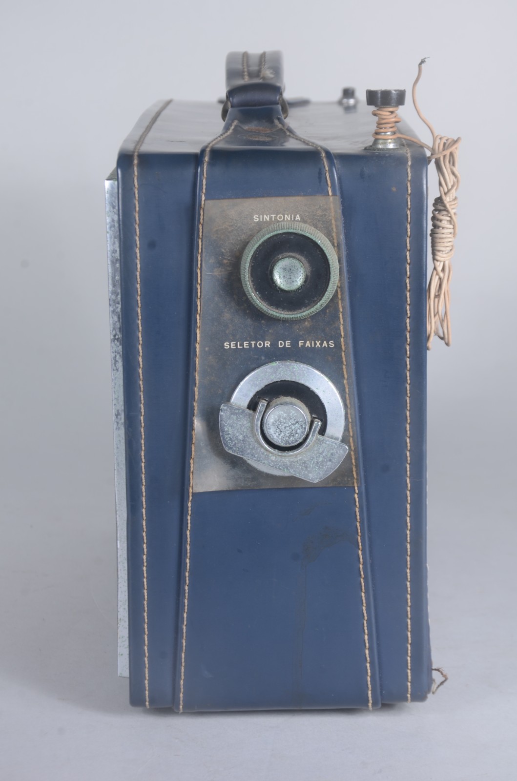 Rádio General Eletric, anos 1950/1960. Desgastes. - foto 5 de 10