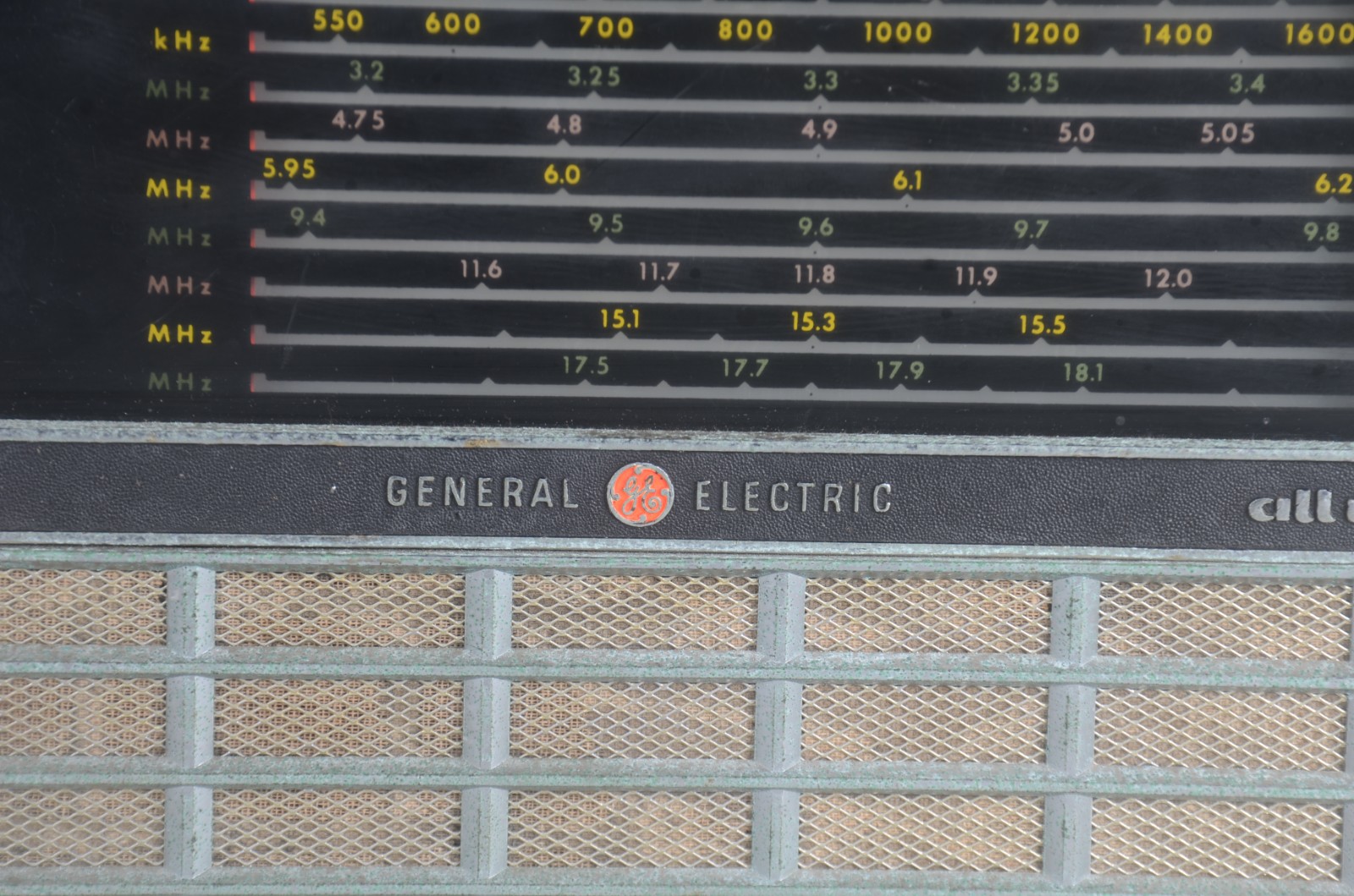 Rádio General Eletric, anos 1950/1960. Desgastes. - foto 10 de 10