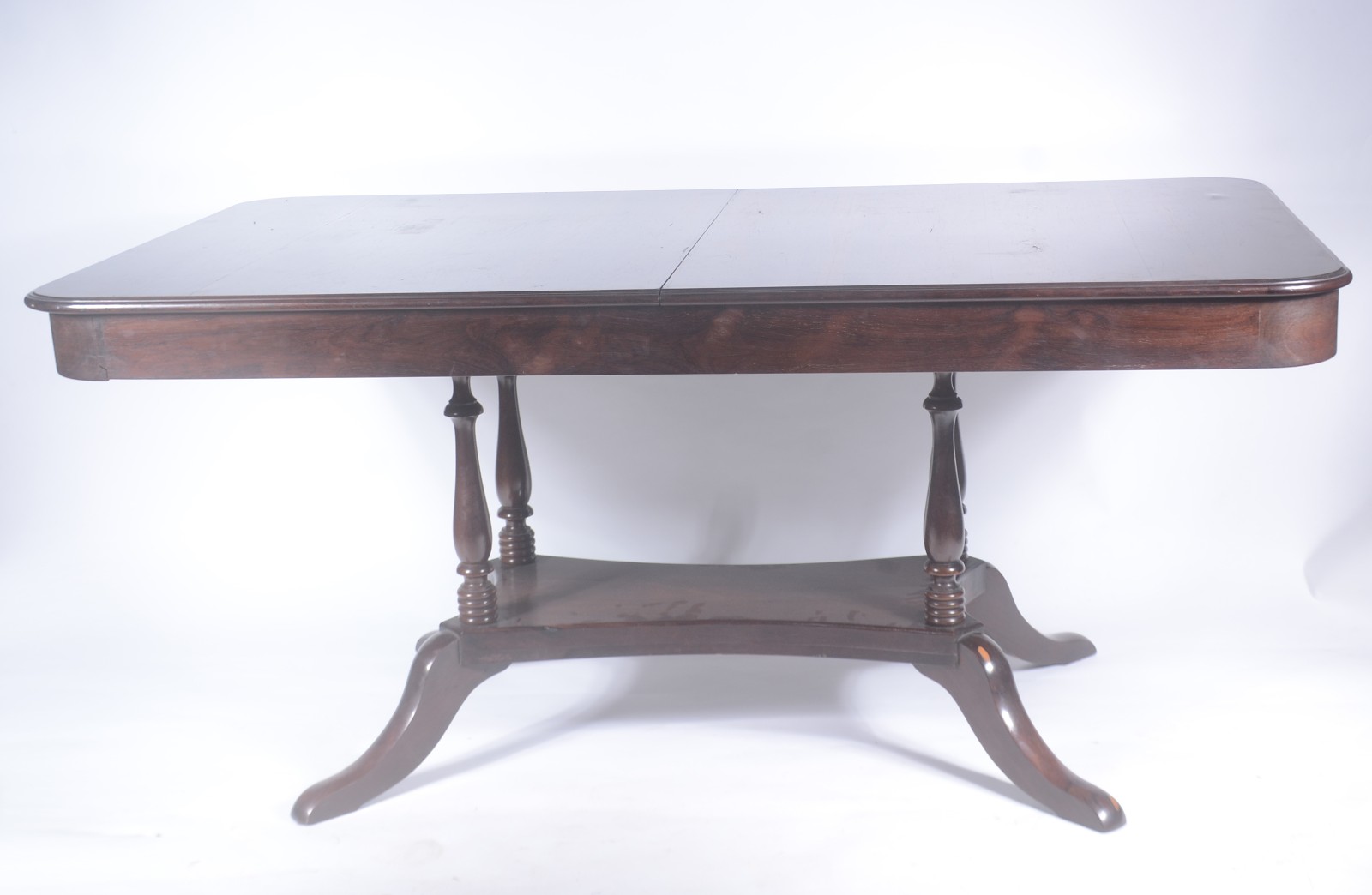Mesa de jantar de jacarandá, tampo retangular com duas tábuas... - foto 4 de 11