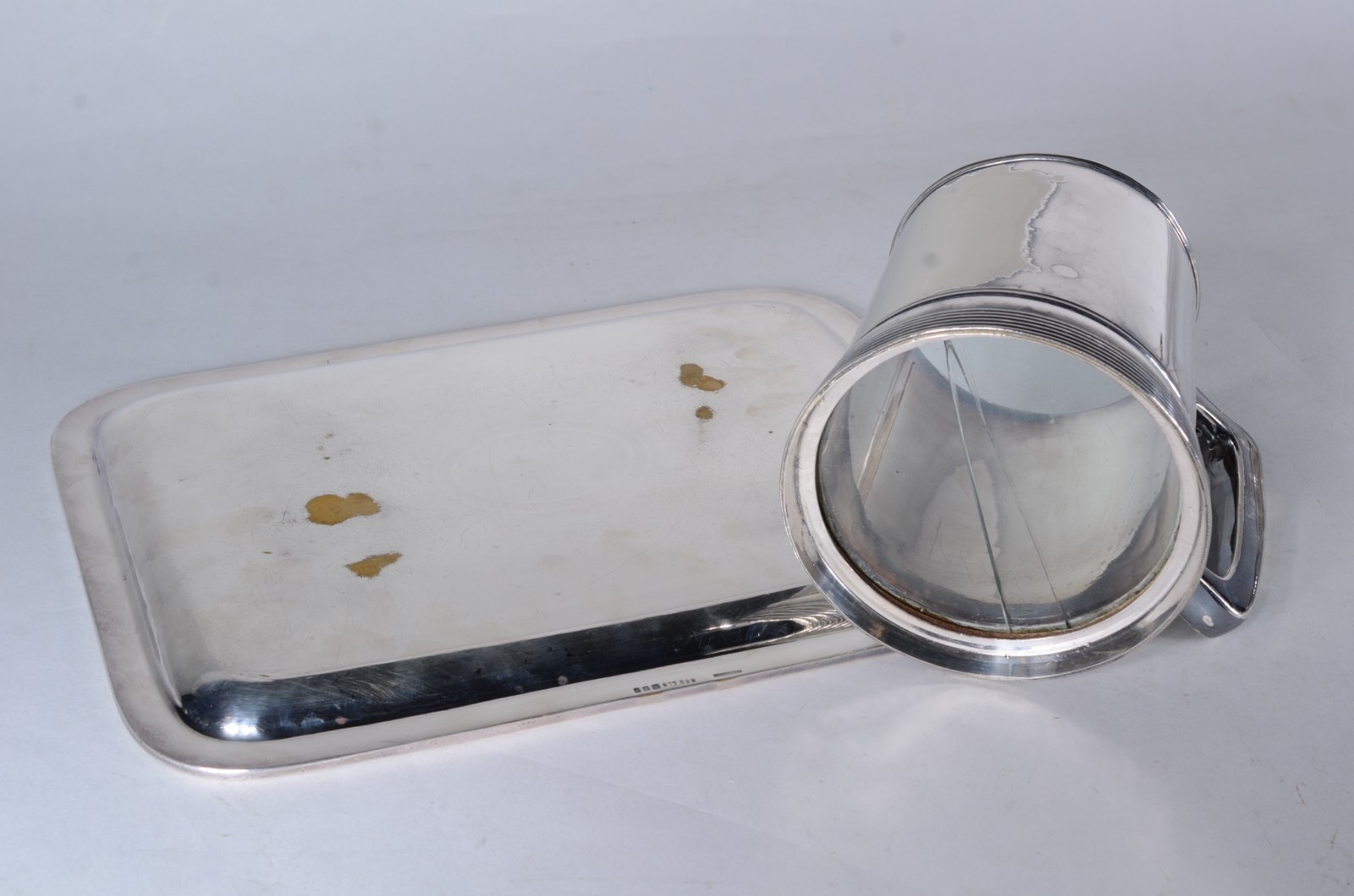 Diversas peças de metal prateado, sendo: bandeja com alças; porta... - foto 7 de 7