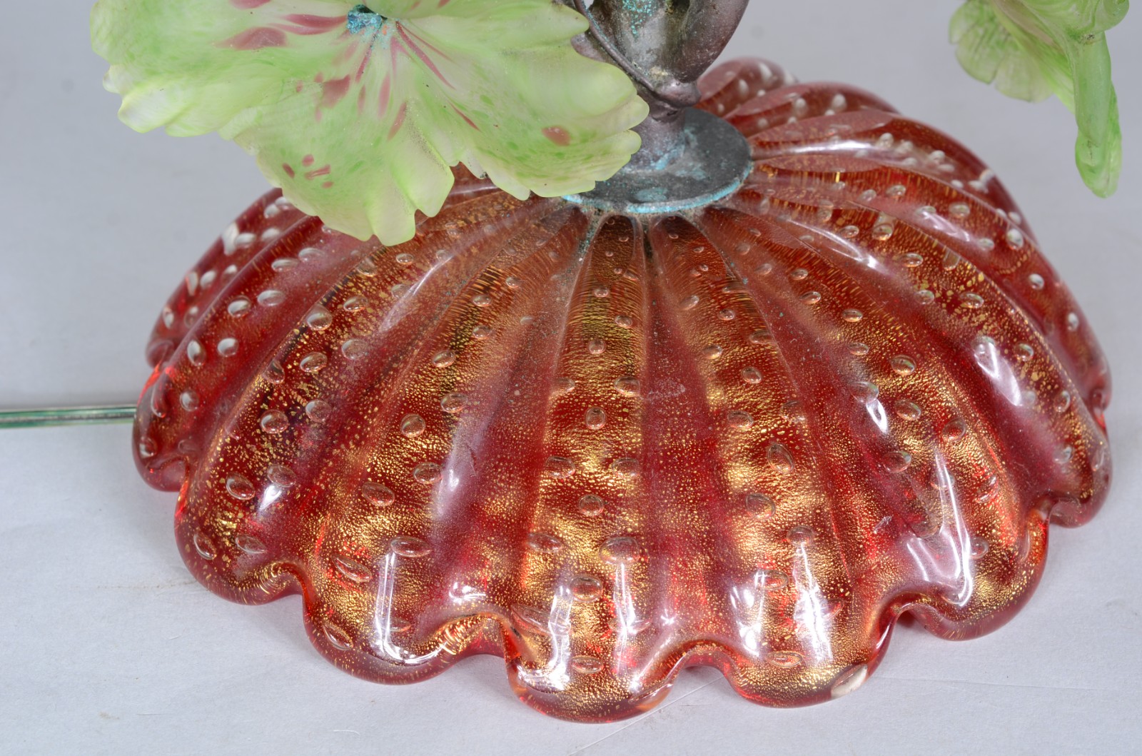 Belíssima luminária italiana de murano policromado com pó de ouro... - foto 6 de 10