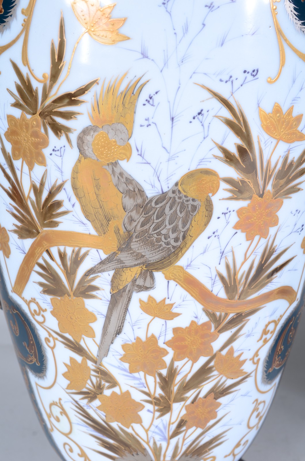 Par de vasos de porcelana francesa Velho Paris, decorados com aves e... - foto 2 de 10