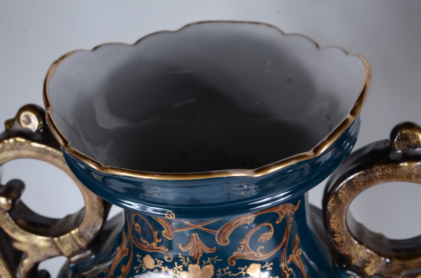 Par de vasos de porcelana francesa Velho Paris, decorados com aves e... - foto 4 de 10