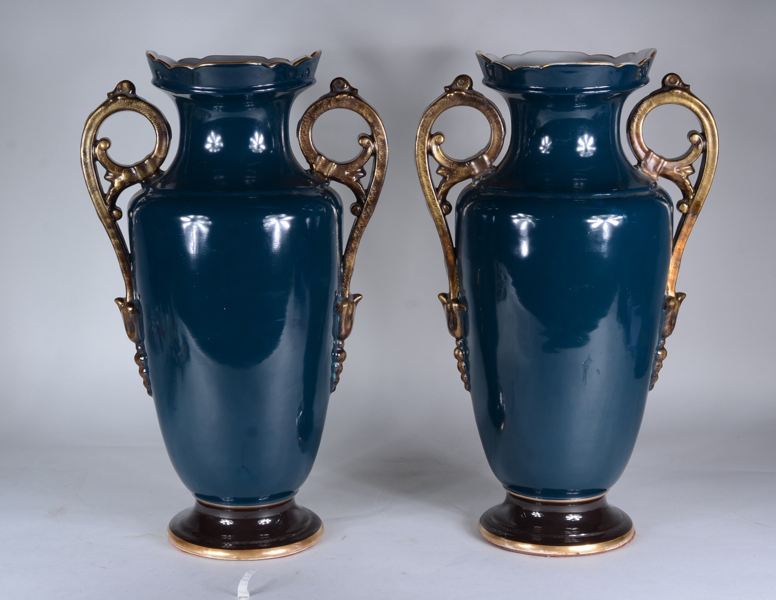 Par de vasos de porcelana francesa Velho Paris, decorados com aves e... - foto 6 de 10