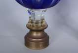 Par de antigas pinhas de cristal doublé azul la... - Par de antigas pinhas de cristal doublé azul lapidado. Bases de bronze.