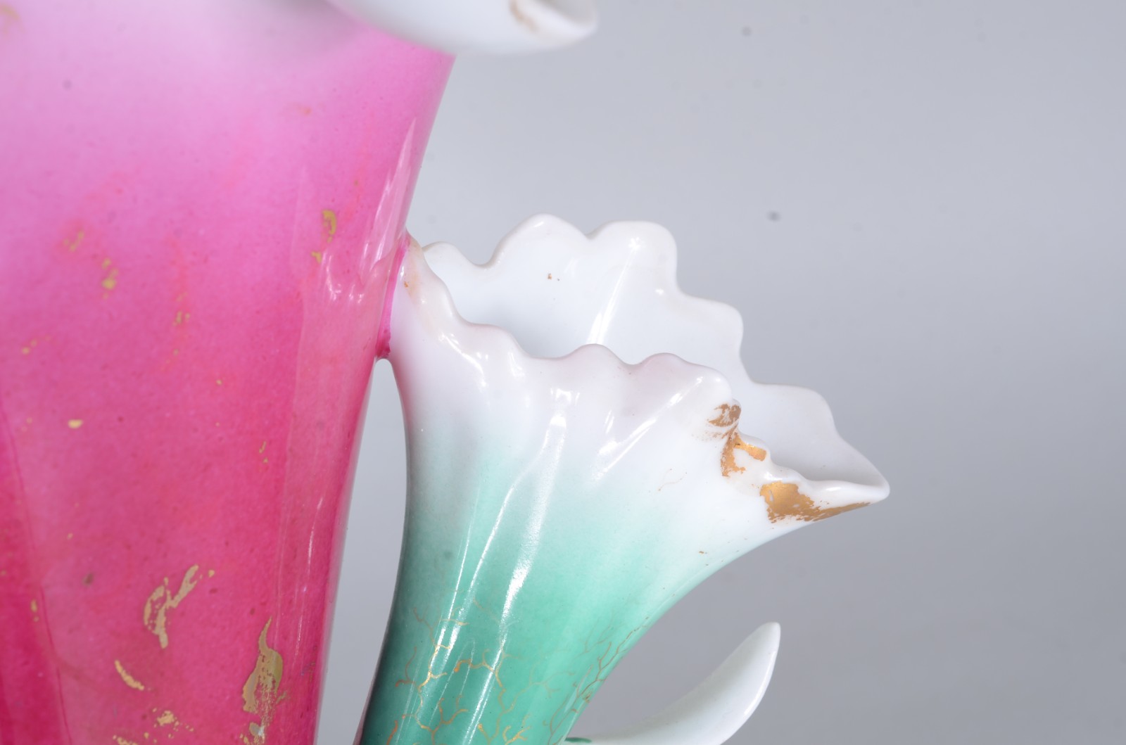 Vaso de porcelana francesa Velho Paris em policromia e realces... - foto 3 de 11