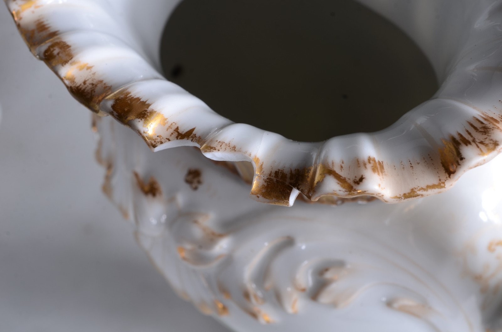 Par de ânforas de porcelana francesa Velho Paris decoradas com flores... - foto 8 de 9