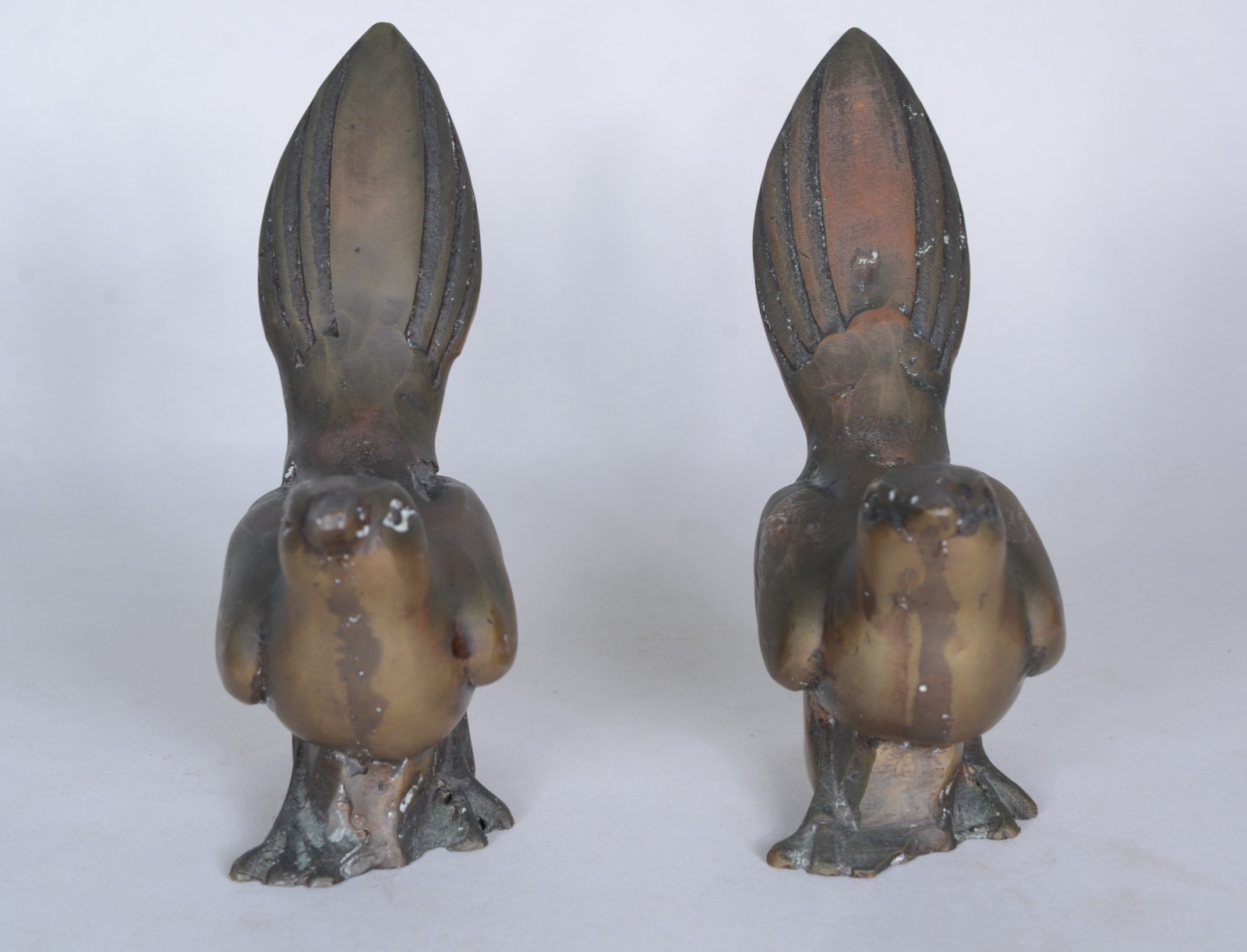 Par de estatuetas de bronze representando pássaro. - foto 4 de 6