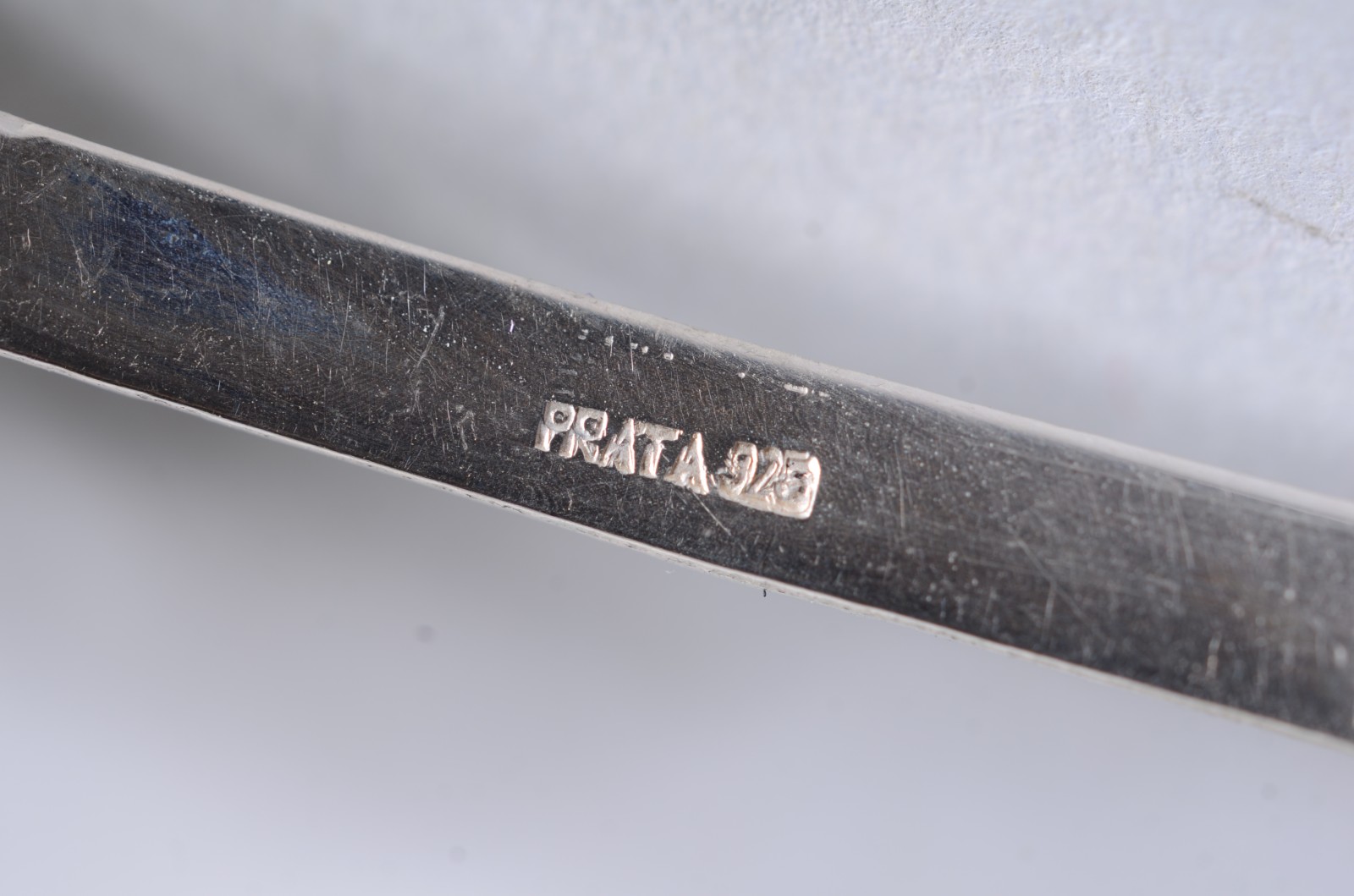 Dois estojos com colheres de café de prata 925 mls, com 13 peças... - foto 7 de 7