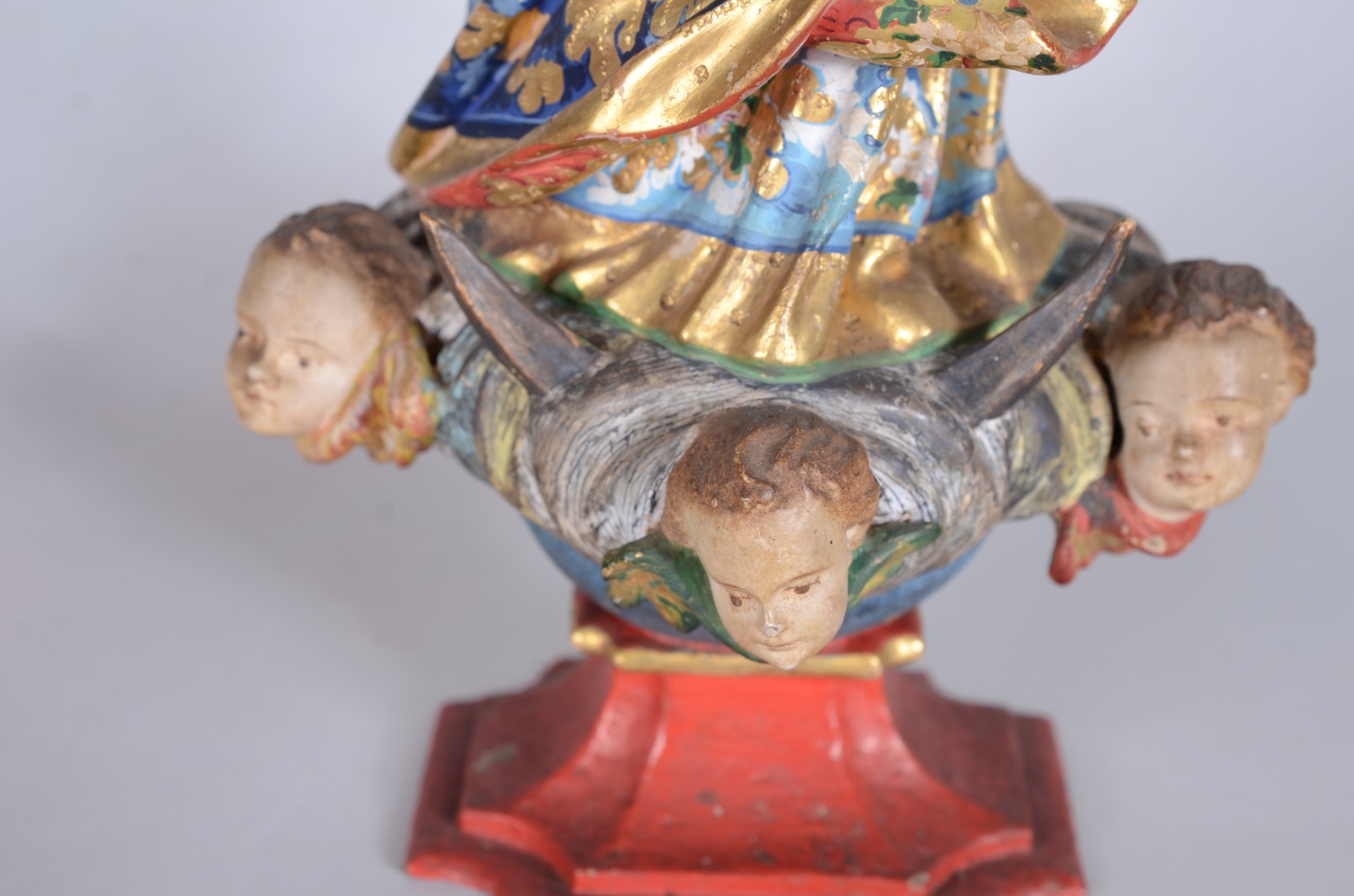 Imagem de Nossa Senhora em madeira policromada e dourada. - foto 6 de 8
