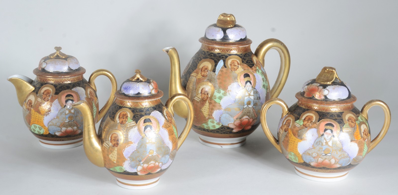 Serviço para chá e café de porcelana oriental, composto de: 3 bules... - foto 3 de 7