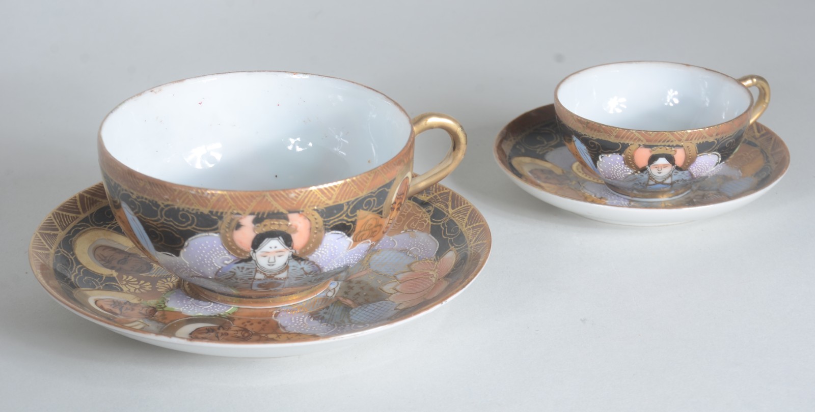 Serviço para chá e café de porcelana oriental, composto de: 3 bules... - foto 4 de 7