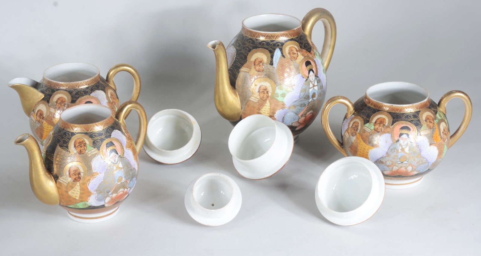 Serviço para chá e café de porcelana oriental, composto de: 3 bules... - foto 6 de 7