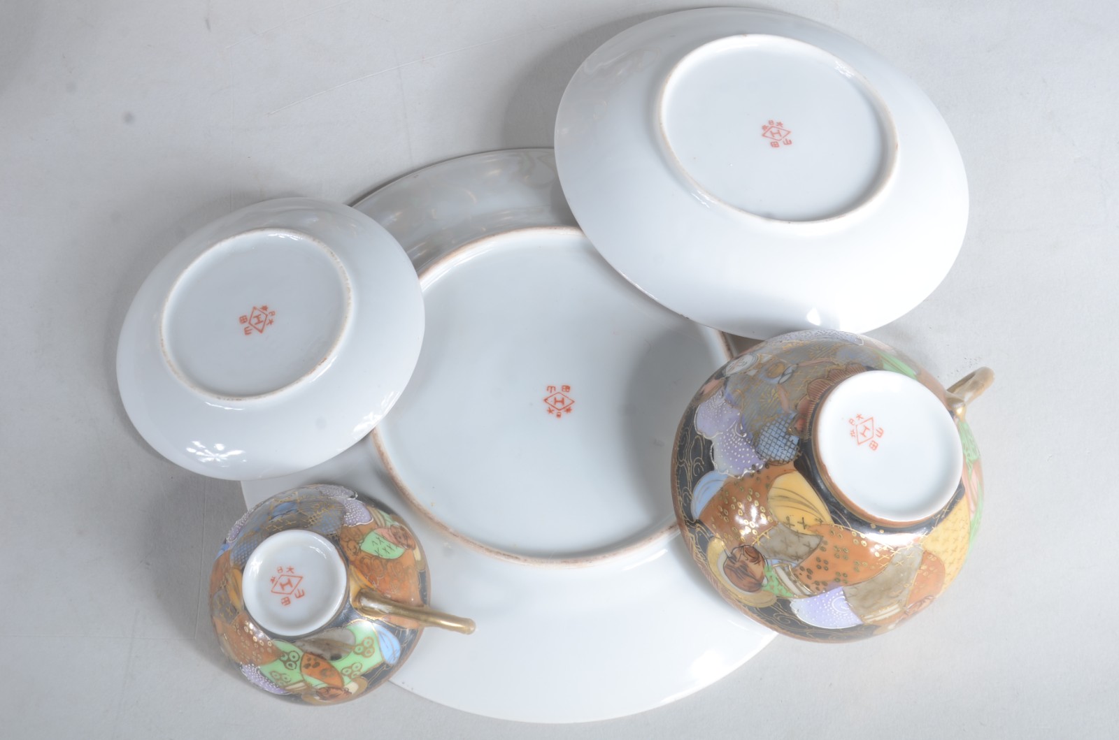Serviço para chá e café de porcelana oriental, composto de: 3 bules... - foto 7 de 7