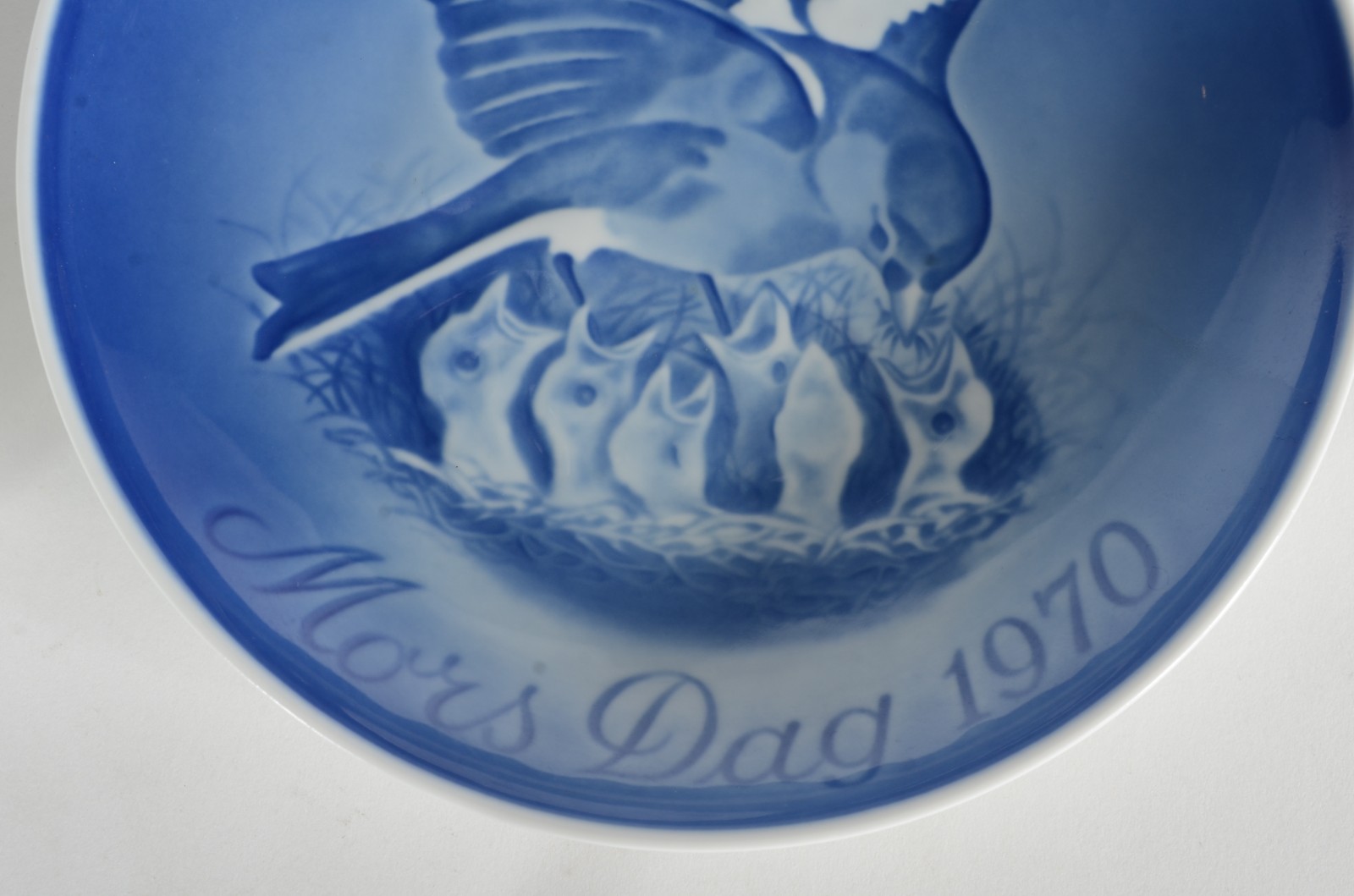 Dois pratos de porcelana B&G Kjobenhavn - "Mors Dag 1970 e 1972". - foto 4 de 9