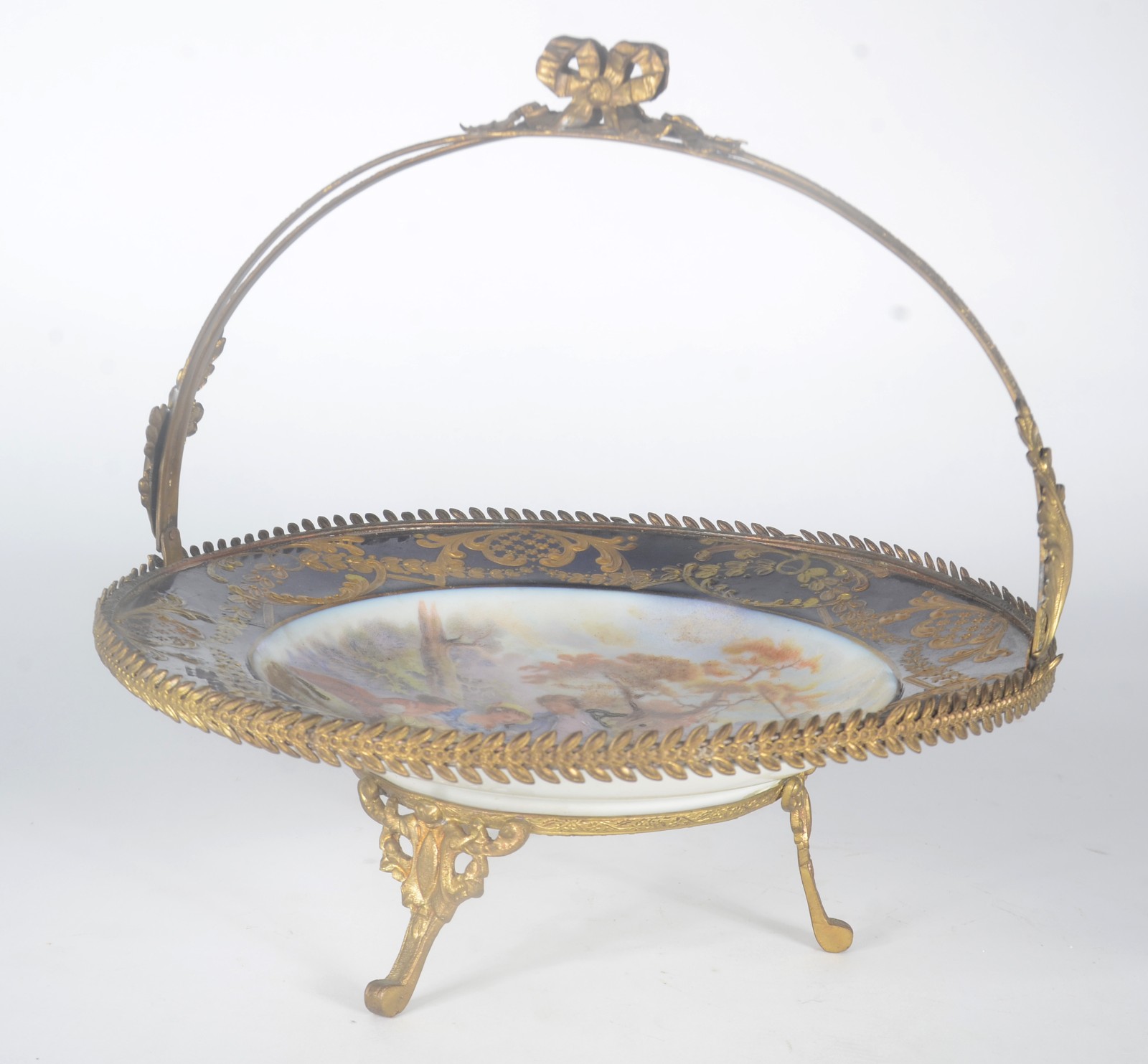 Centro de mesa/cesta de porcelana tcheca Epiag com alça de metal... - foto 1 de 7
