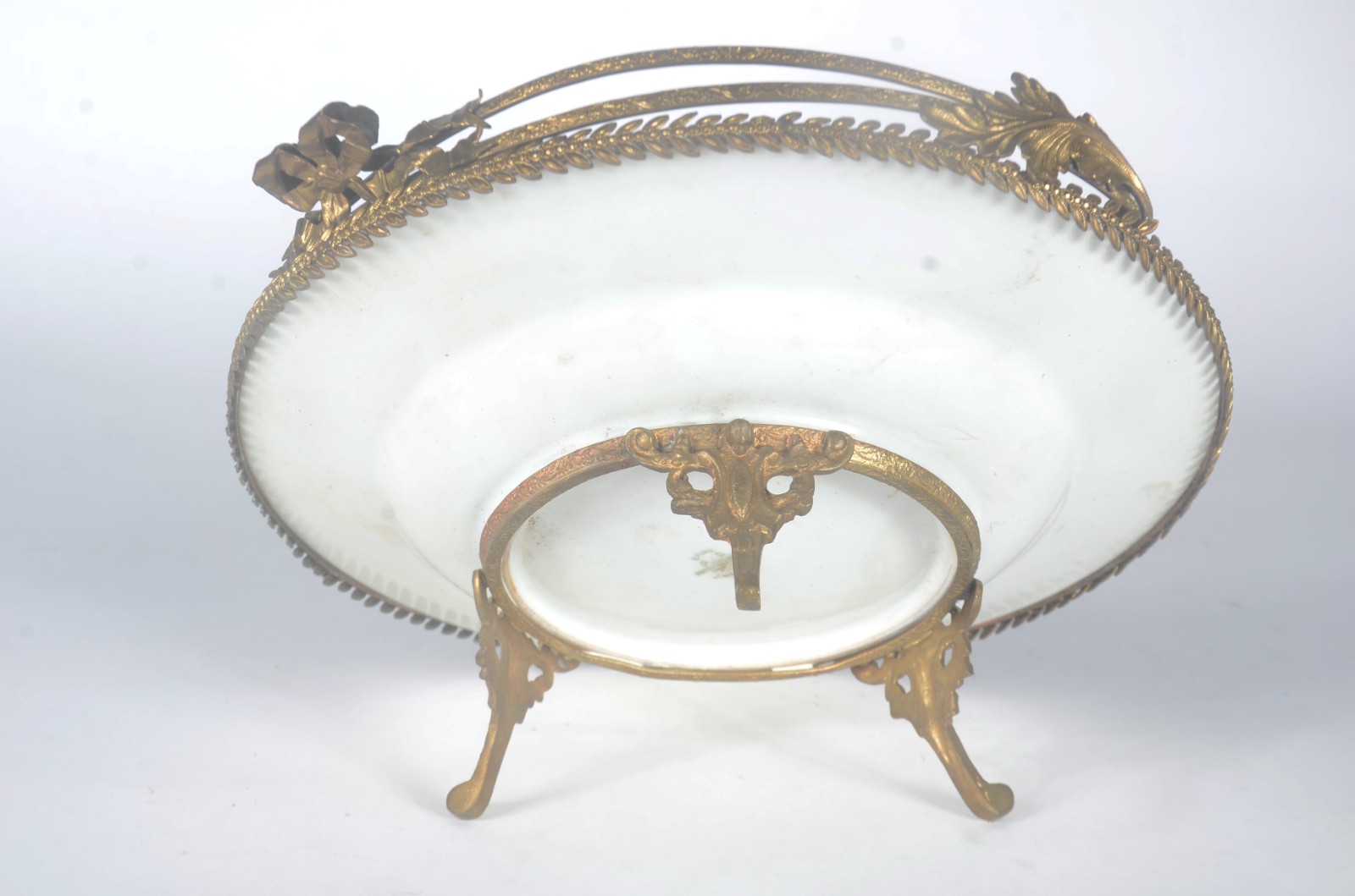 Centro de mesa/cesta de porcelana tcheca Epiag com alça de metal... - foto 4 de 7