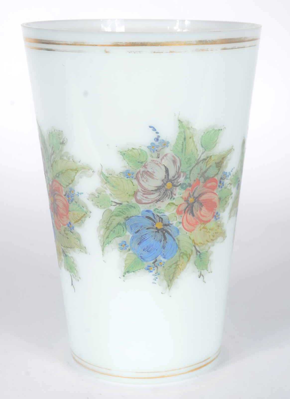 Vaso de opalina branca decorado com flores em policromia e friso... - foto 3 de 5