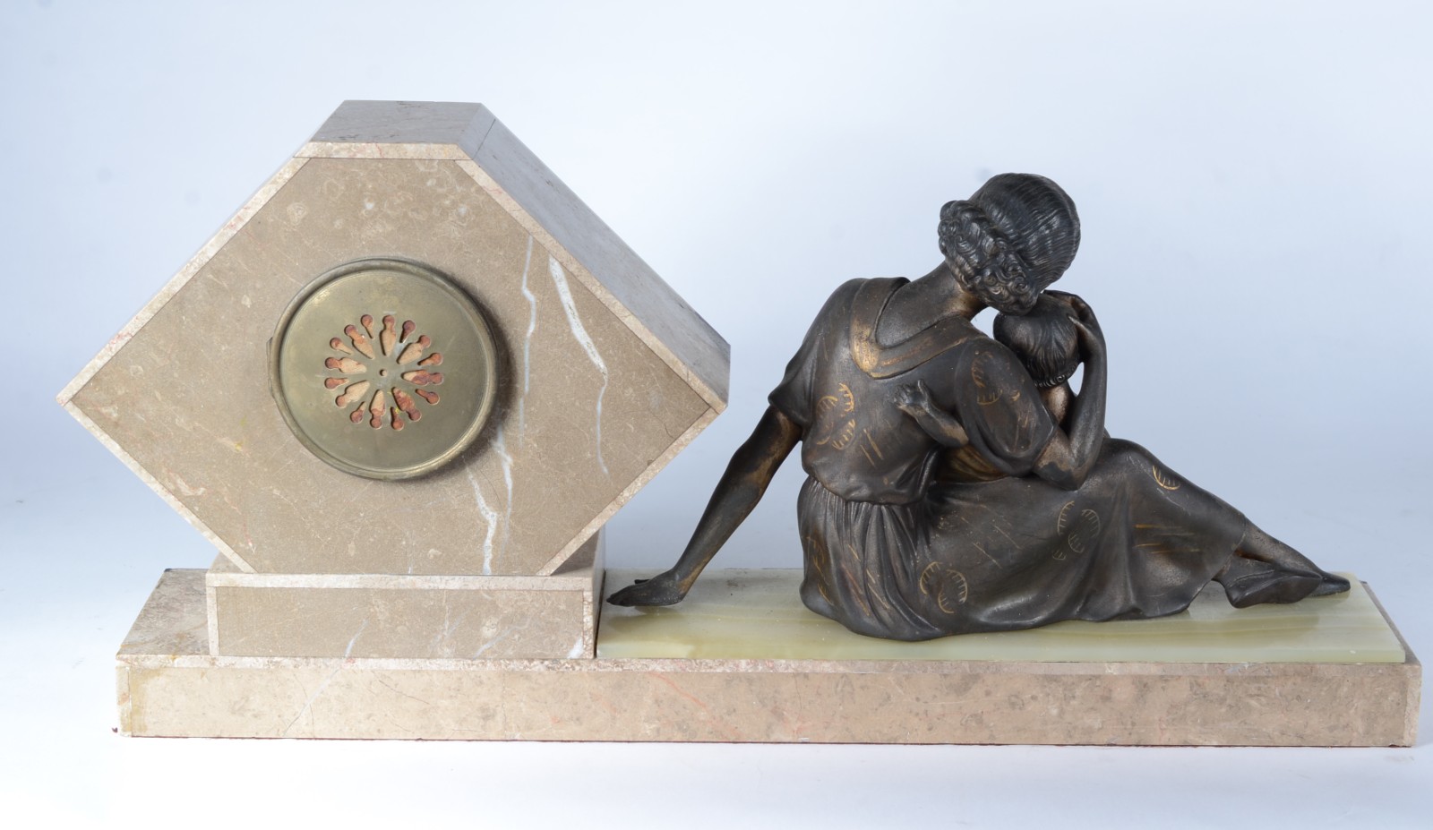 Relógio de mesa Art deco de mármore e ônix decorado com grupo... - foto 4 de 6