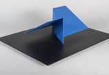 Franz Weissmann (1911-2005),  - Escultura em metal pintado de azul - numerada 6/20. Assinado FW 70 - 16.