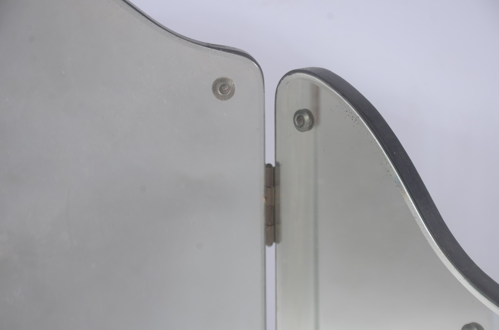 Espelho de mesa em cristal com abas laterais articuladas, armação de... - foto 2 de 4