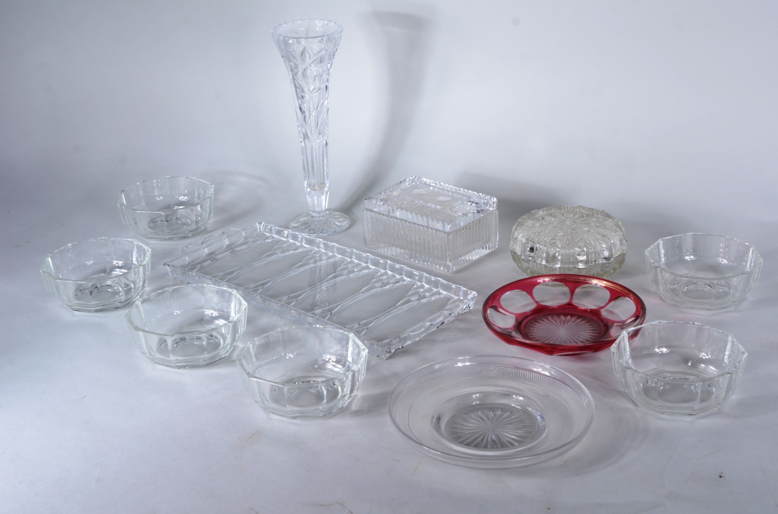 Diversas peças de cristal, sendo: solifleur, 2 caixas, 2 presentoires... - foto 1 de 8