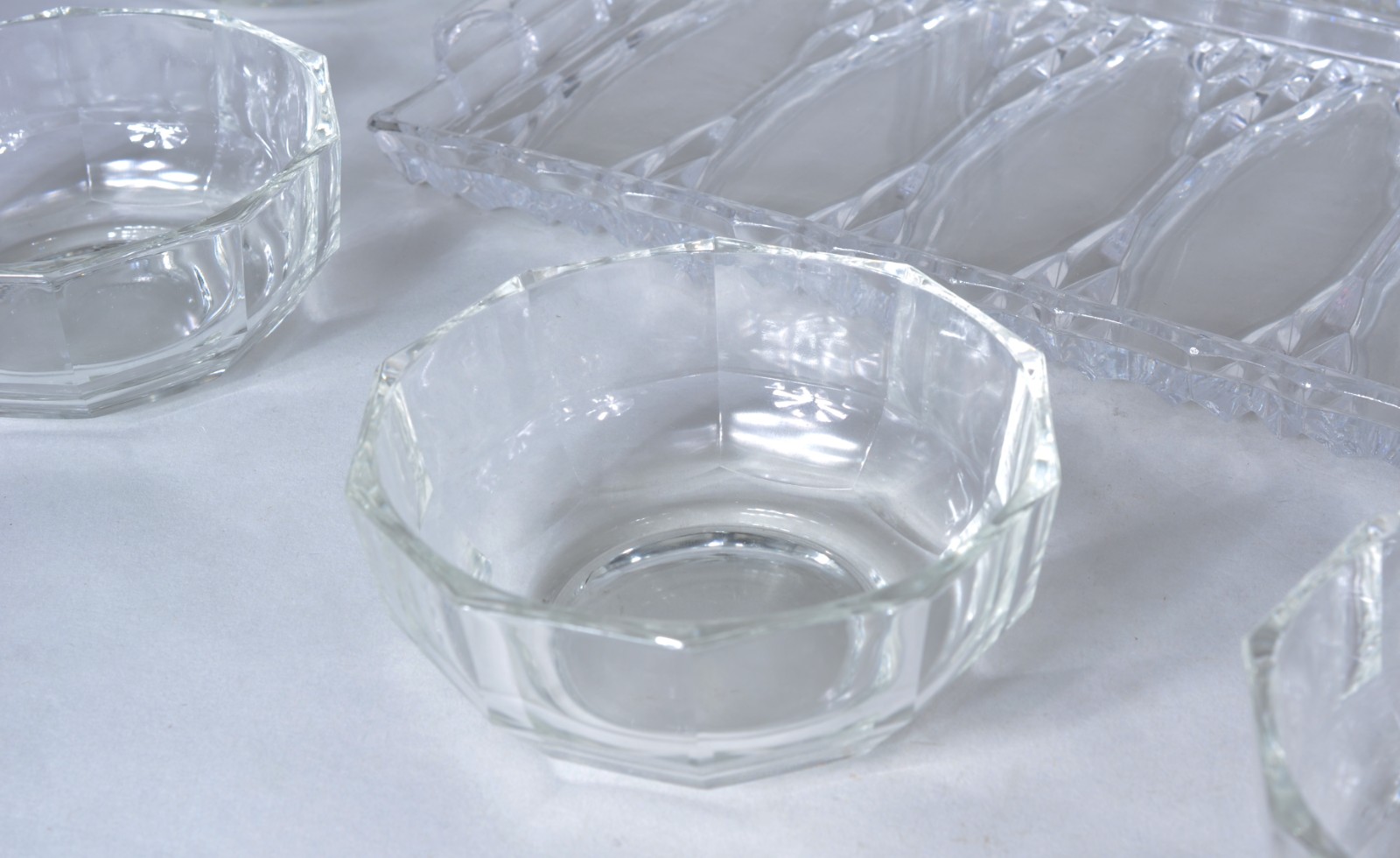 Diversas peças de cristal, sendo: solifleur, 2 caixas, 2 presentoires... - foto 4 de 8