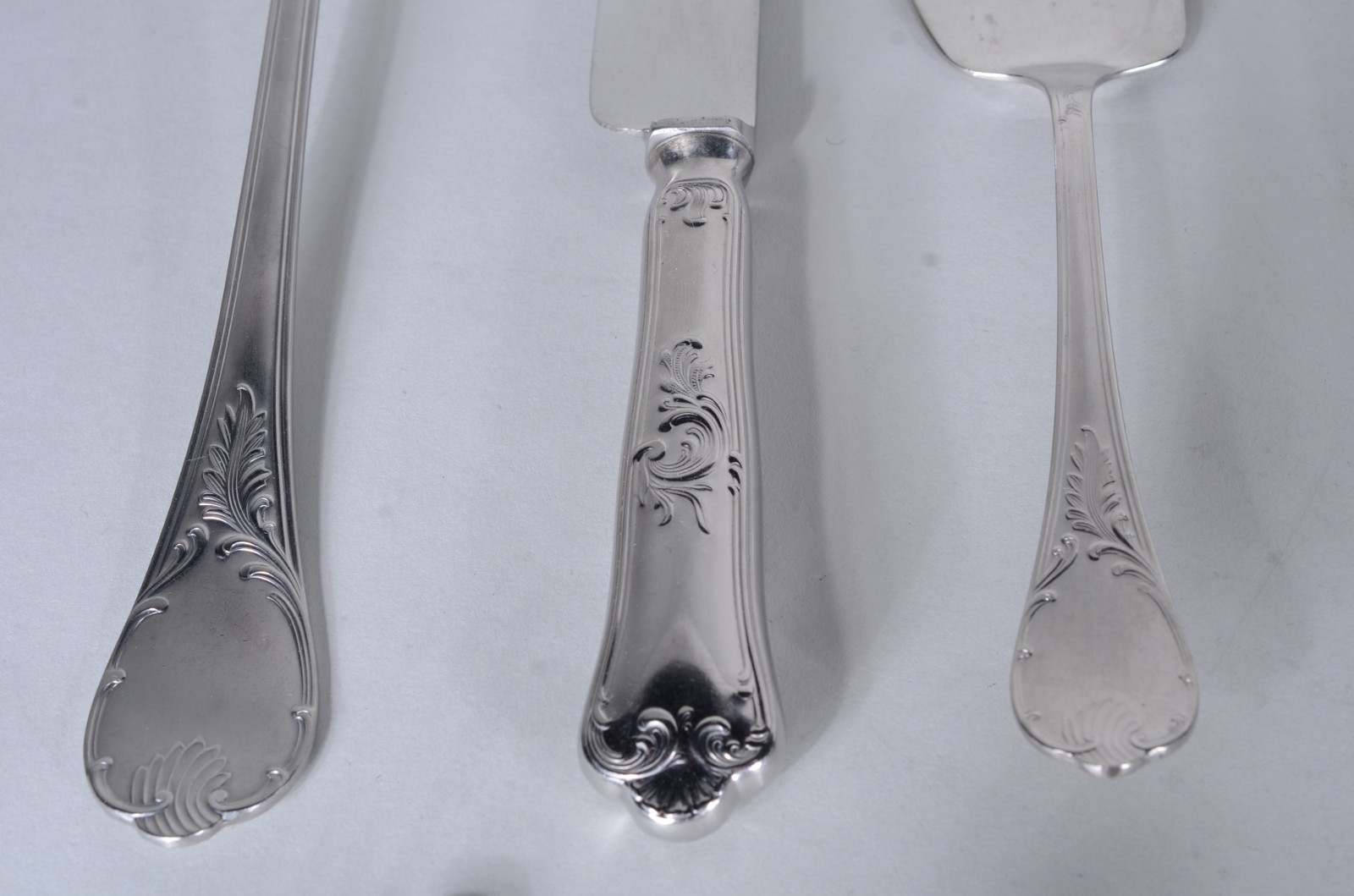 Faqueiro de aço inox Hercules, composto por: 23 facas, 22 garfos, 22... - foto 3 de 7