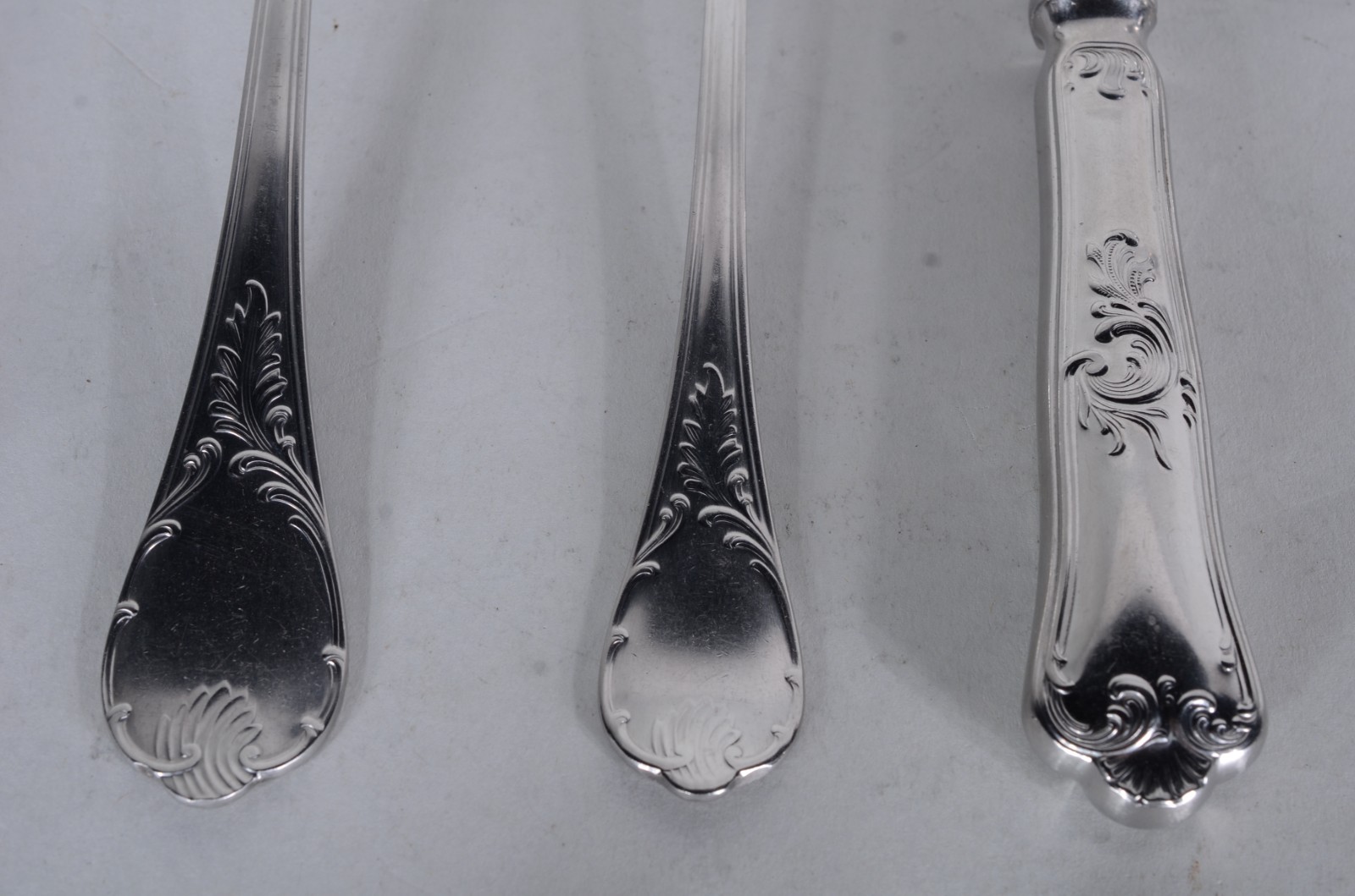 Faqueiro de aço inox Hercules, composto por: 23 facas, 22 garfos, 22... - foto 5 de 7