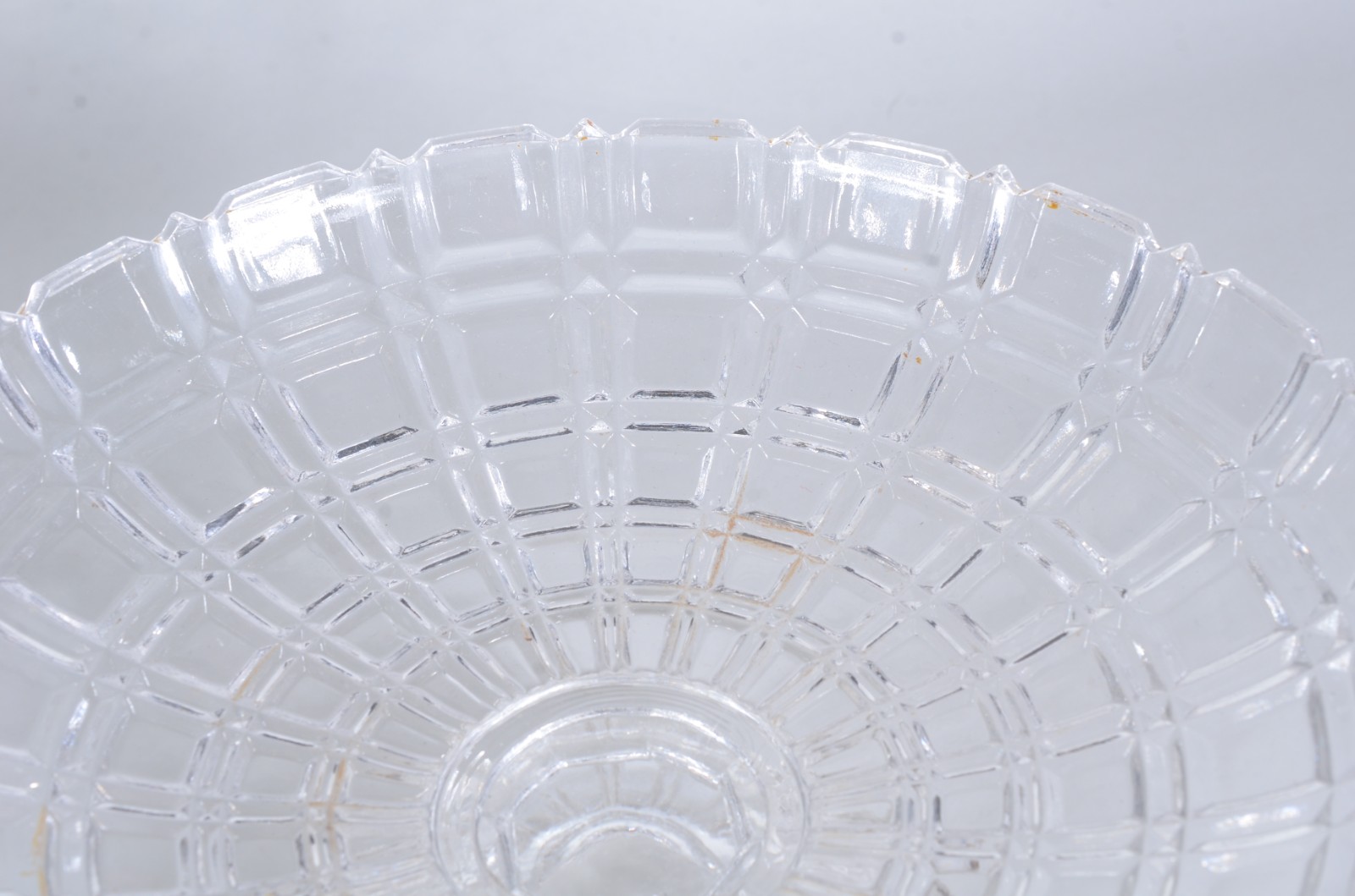Diversas peças de cristal, sendo: 2 fruteiras (sendo 1 Baccarat com... - foto 2 de 8