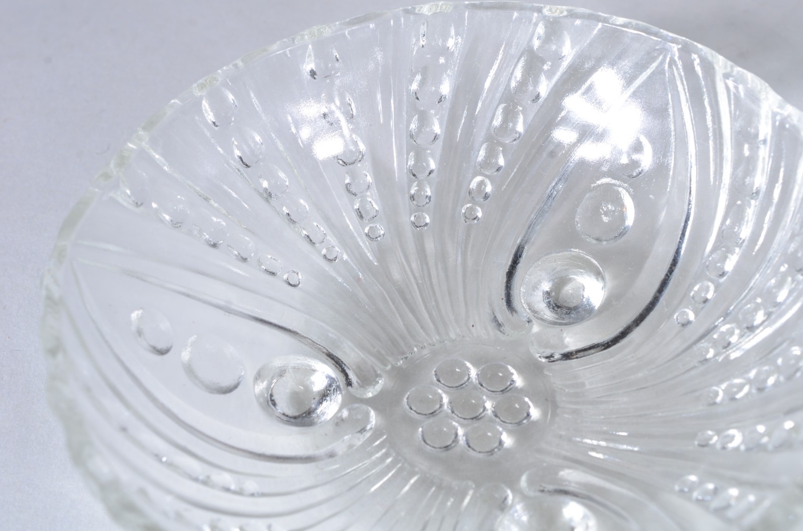 Diversas peças de cristal, sendo: 2 fruteiras (sendo 1 Baccarat com... - foto 5 de 8