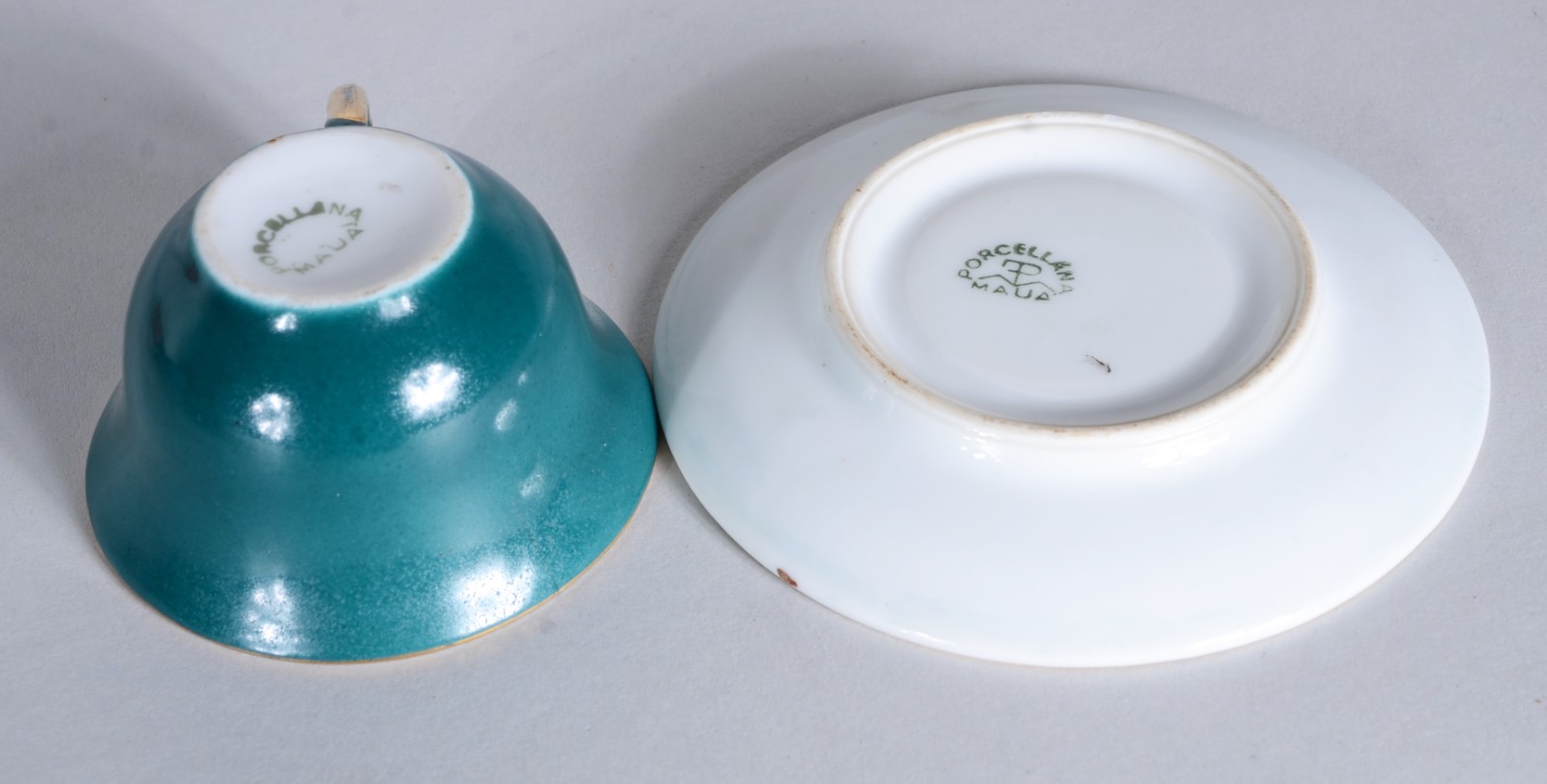 Conjunto com 12 xícaras para café de porcelana Mauá, acompanha... - foto 6 de 10