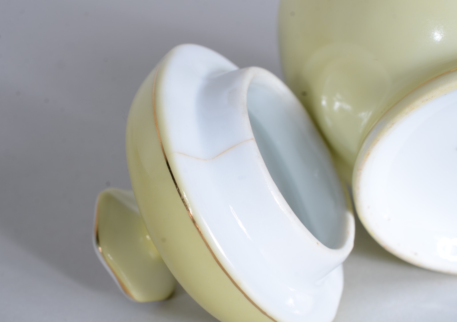 Conjunto com 12 xícaras para café de porcelana Mauá, acompanha... - foto 7 de 10