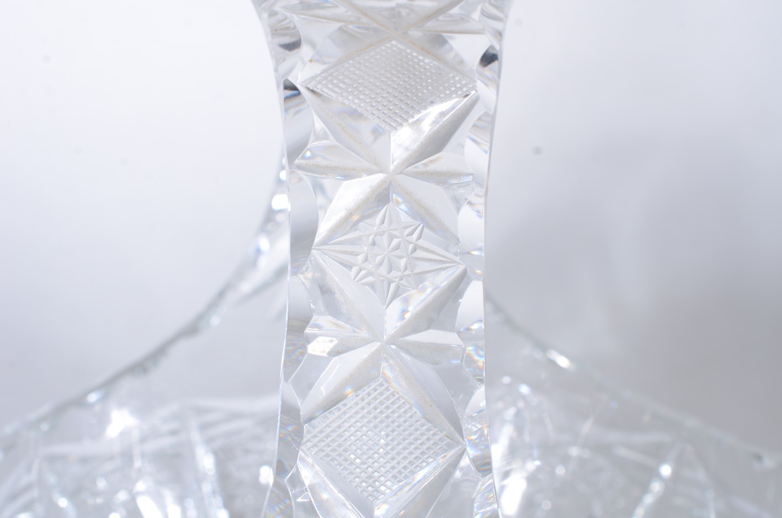 Quatro peças de cristal lapidado, sendo: 3 bowls e 1 cesta. - foto 5 de 10
