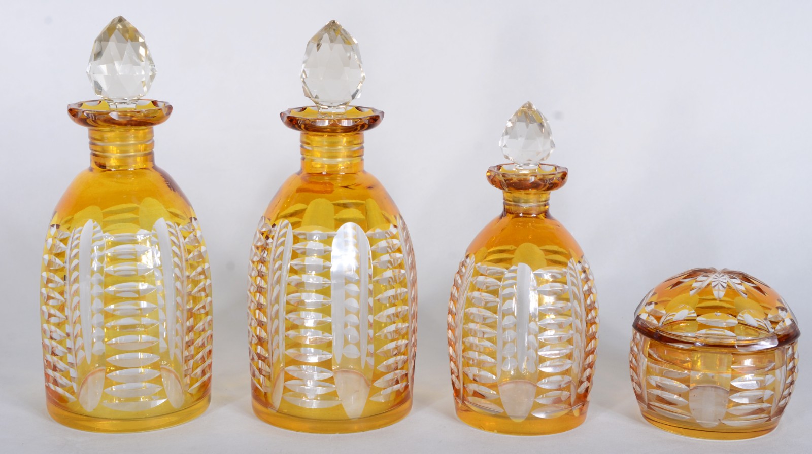 Conjunto para toilette de cristal double âmbar lapidado, composto de... - foto 1 de 9