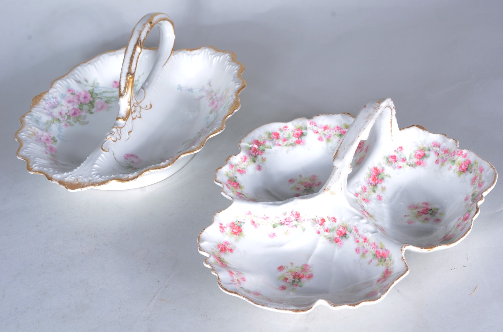 Cinco peças diversas de porcelana europeia, sendo 2 portas petiscos... - foto 6 de 10