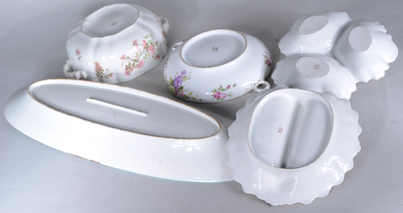 Cinco peças diversas de porcelana europeia, sendo 2 portas petiscos... - foto 7 de 10