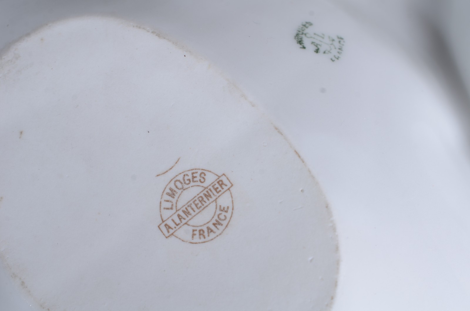 Cinco peças diversas de porcelana europeia, sendo 2 portas petiscos... - foto 8 de 10