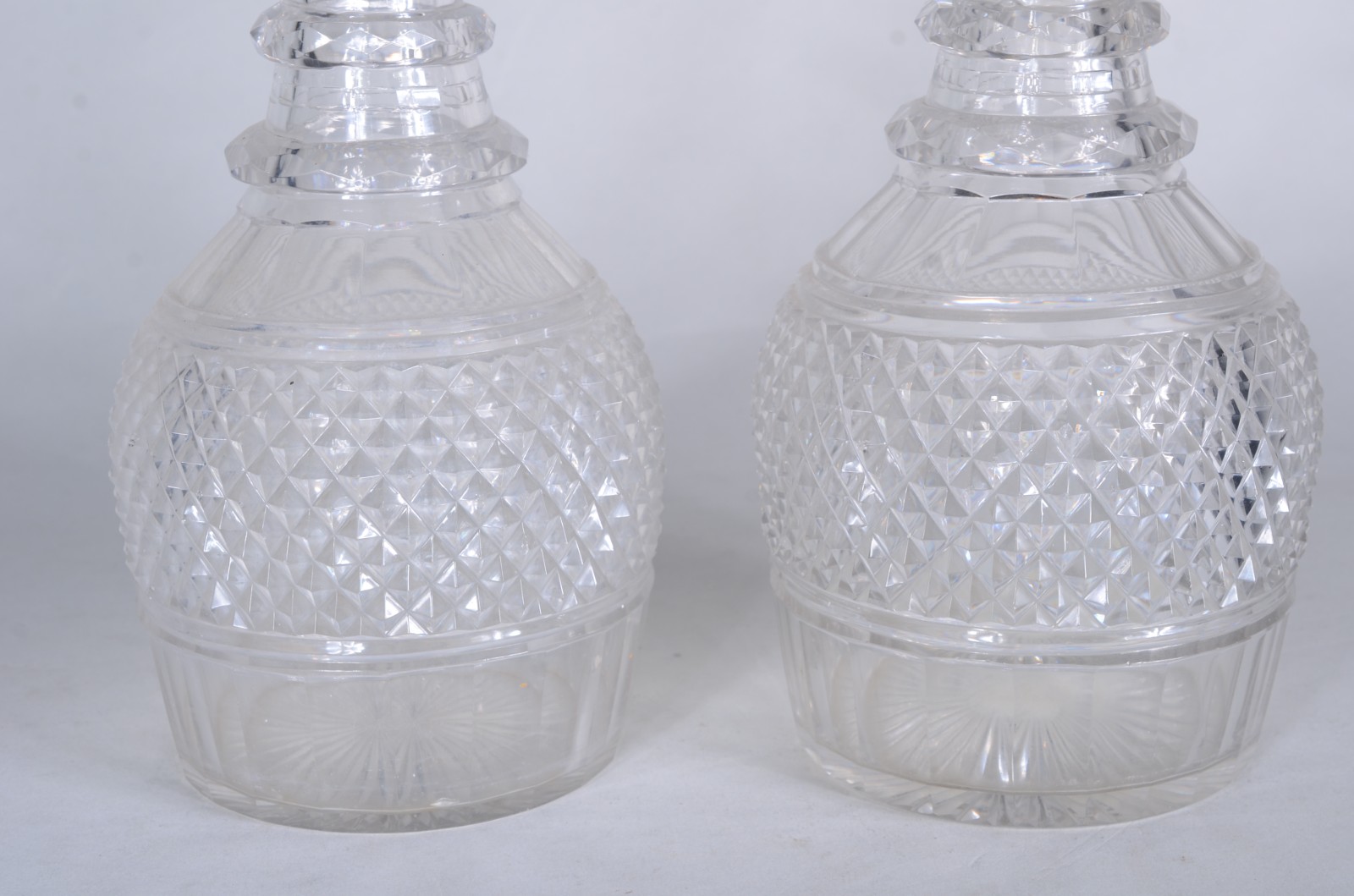 Par de garrafas de cristal, lapidação "bico de jaca". - foto 2 de 10
