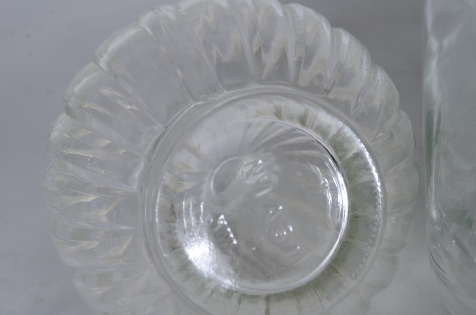 Conjunto com 6 garrafas diversas de vidro. - foto 10 de 10