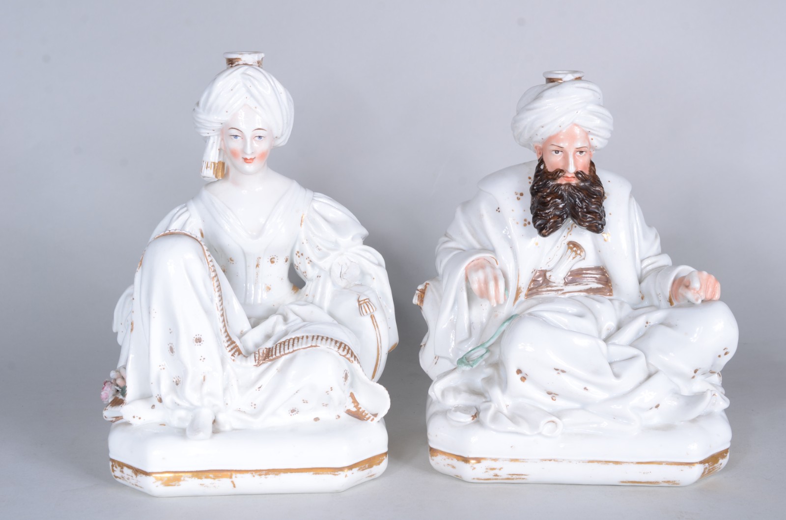 Par de figuras de porcelana, representando casal árabe (pequenos... - foto 2 de 11