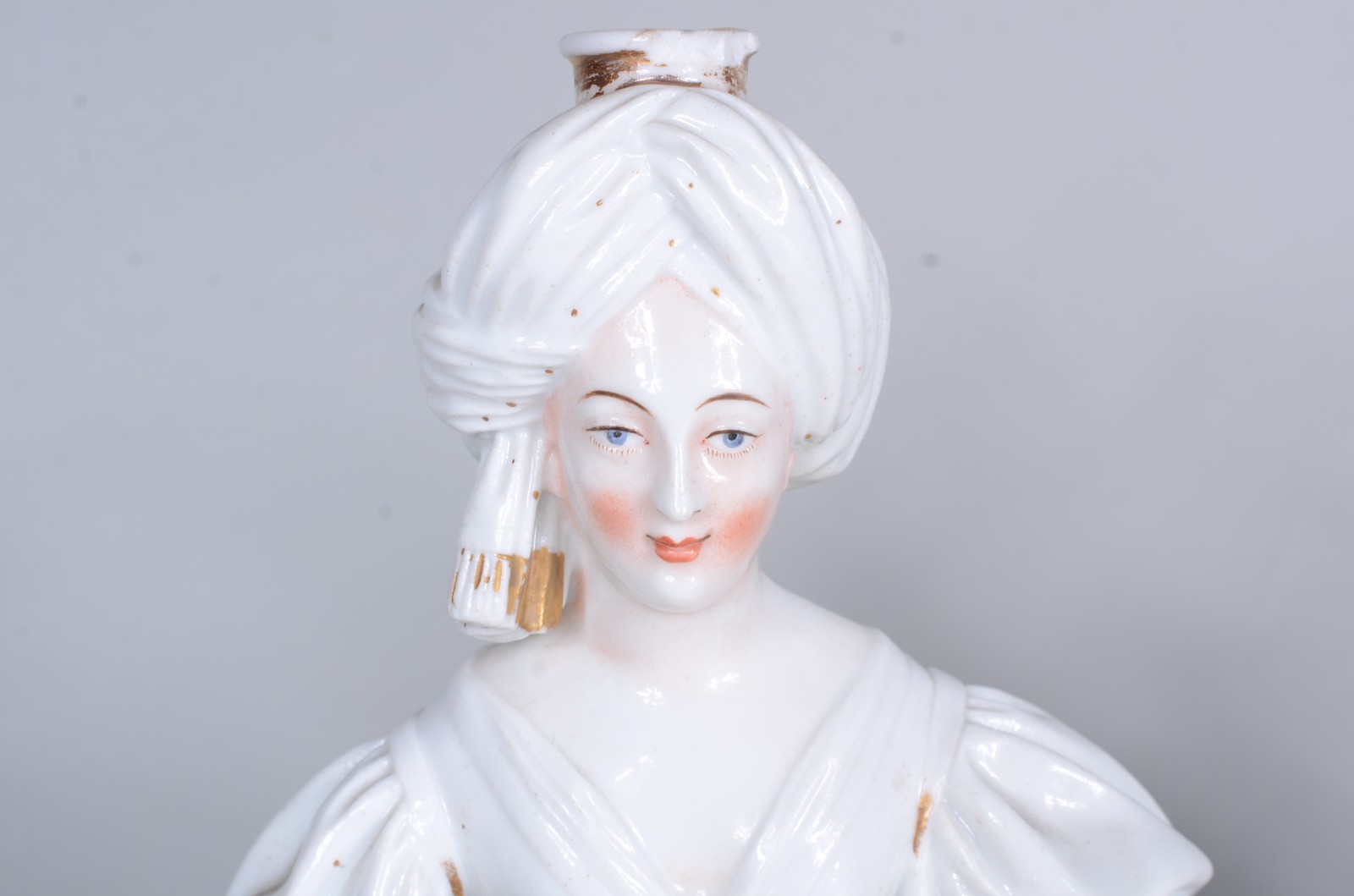 Par de figuras de porcelana, representando casal árabe (pequenos... - foto 3 de 11