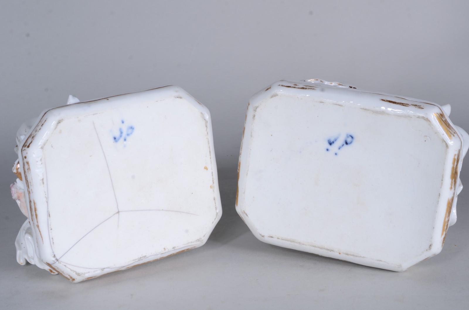 Par de figuras de porcelana, representando casal árabe (pequenos... - foto 7 de 11