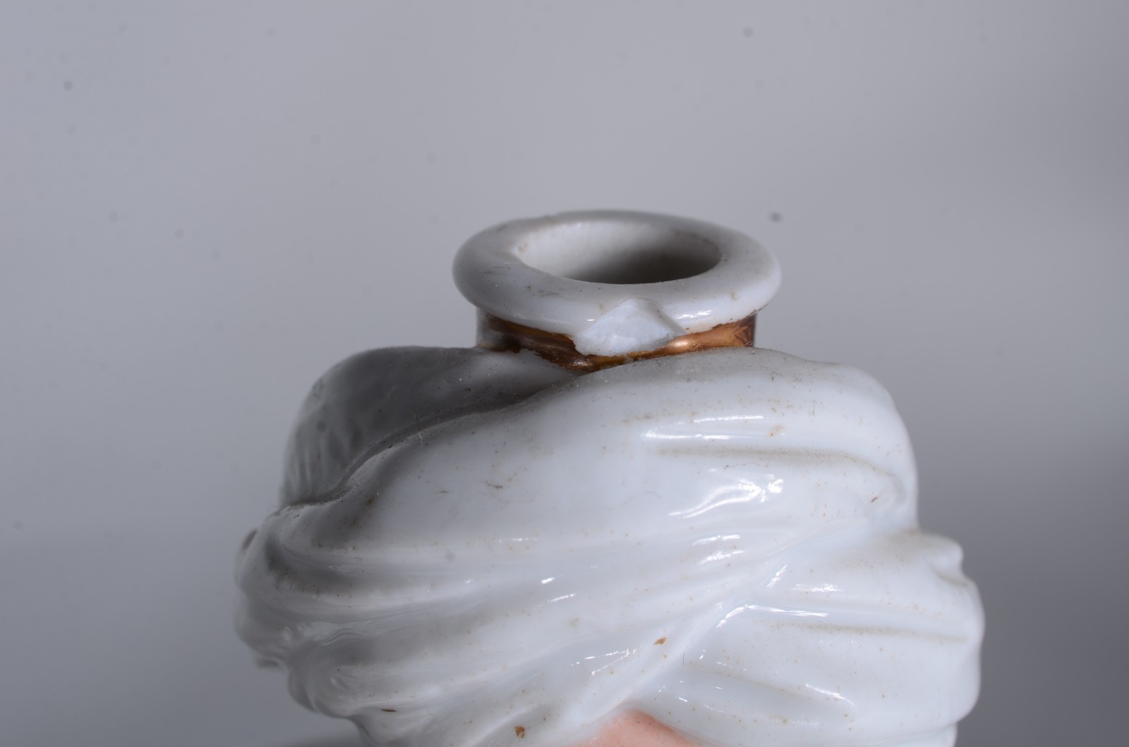 Par de figuras de porcelana, representando casal árabe (pequenos... - foto 8 de 11