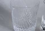 Diversos copos de vidro/cristal, sendo: 4 taças... - Diversos copos de vidro/cristal, sendo: 4 taças para vinho, 8 copos longos lapidados, 10 copos baixos para whisky, 8 taças para conhaque Cognac ...